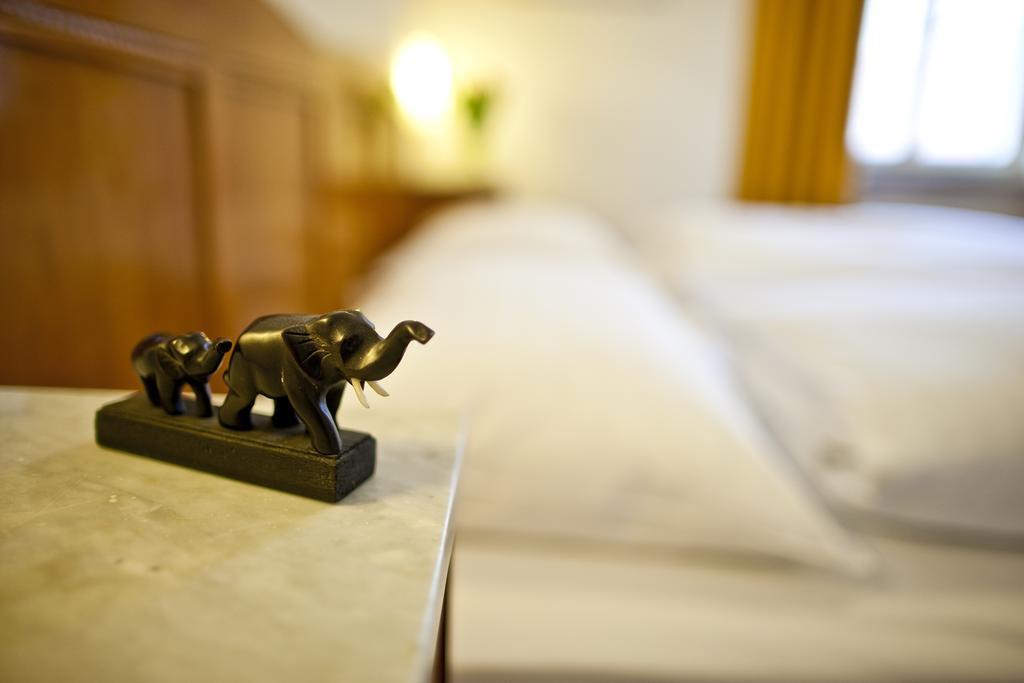 Hotel Elefant Ora / Auer Extérieur photo
