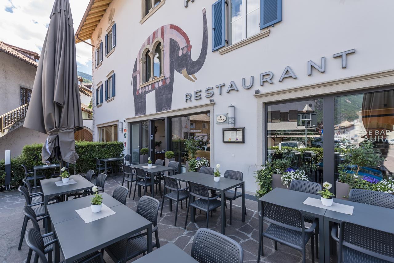 Hotel Elefant Ora / Auer Extérieur photo