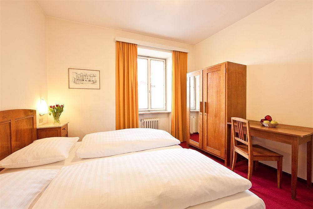 Hotel Elefant Ora / Auer Extérieur photo