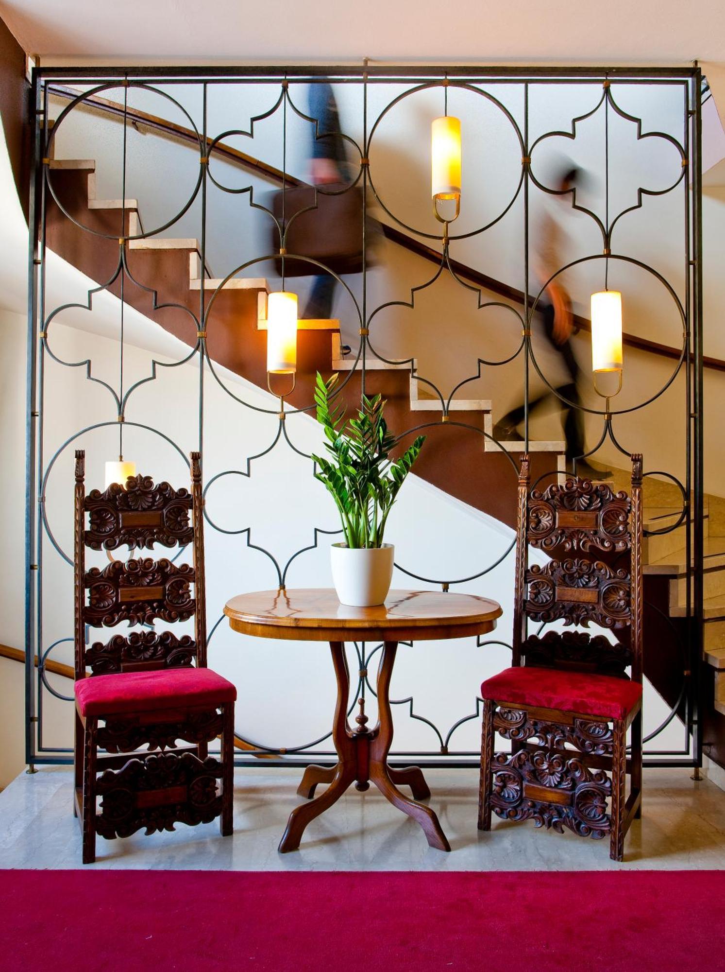 Hotel Elefant Ora / Auer Extérieur photo