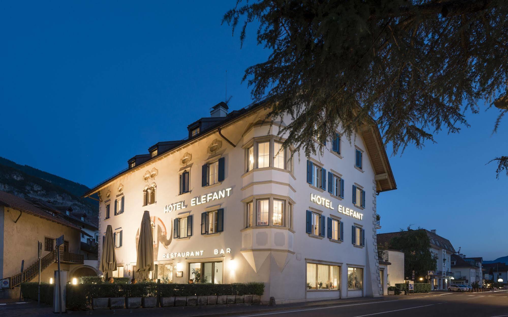 Hotel Elefant Ora / Auer Extérieur photo