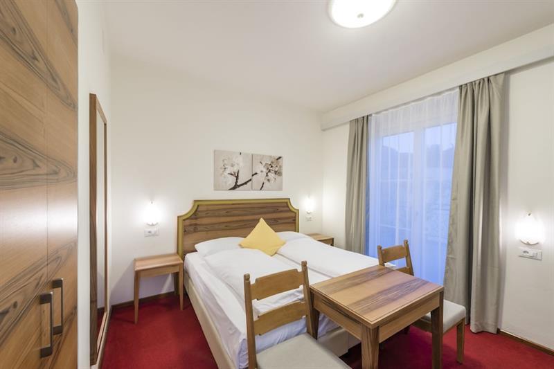 Hotel Elefant Ora / Auer Extérieur photo